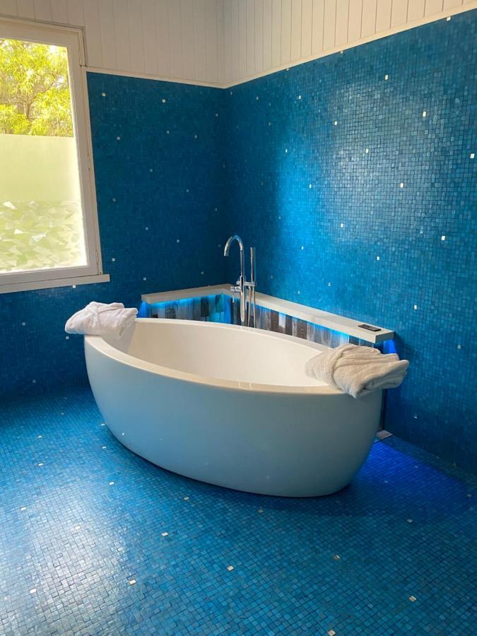 Les Genebruyeres - L'Histoire D'Un Reve Bed & Breakfast Aubigny-sur-Nère Eksteriør bilde
