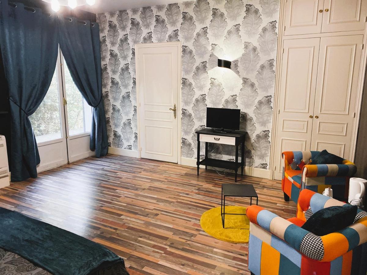 Les Genebruyeres - L'Histoire D'Un Reve Bed & Breakfast Aubigny-sur-Nère Eksteriør bilde