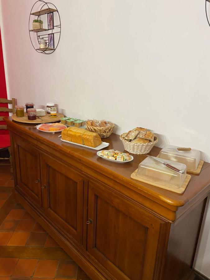 Les Genebruyeres - L'Histoire D'Un Reve Bed & Breakfast Aubigny-sur-Nère Eksteriør bilde
